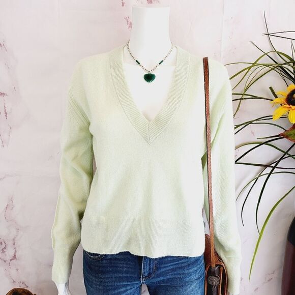Joie light lime green 100% cashmere v neck sweater - Picture 2 of 7